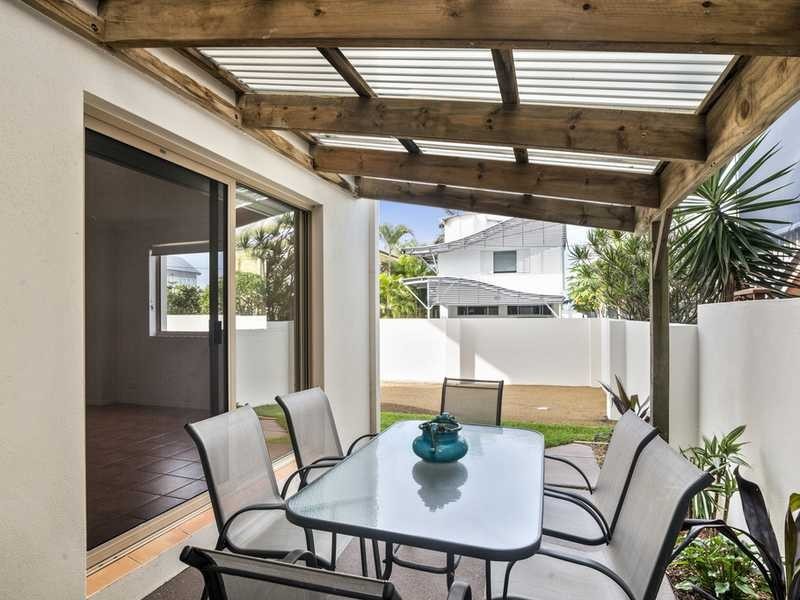 Corner Jefferson Lane and Fifteenth Avenue, Palm Beach QLD 4221