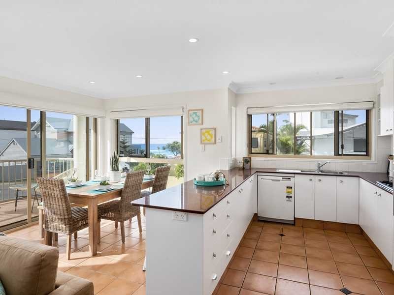 Corner Jefferson Lane and Fifteenth Avenue, Palm Beach QLD 4221