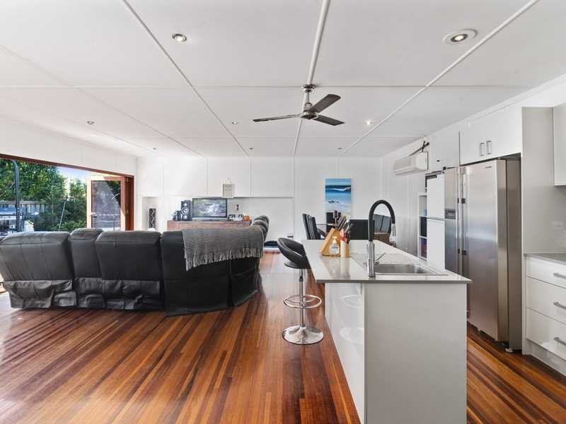 12 Tahiti Avenue, Palm Beach QLD 4221