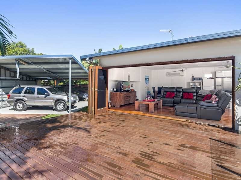 12 Tahiti Avenue, Palm Beach QLD 4221