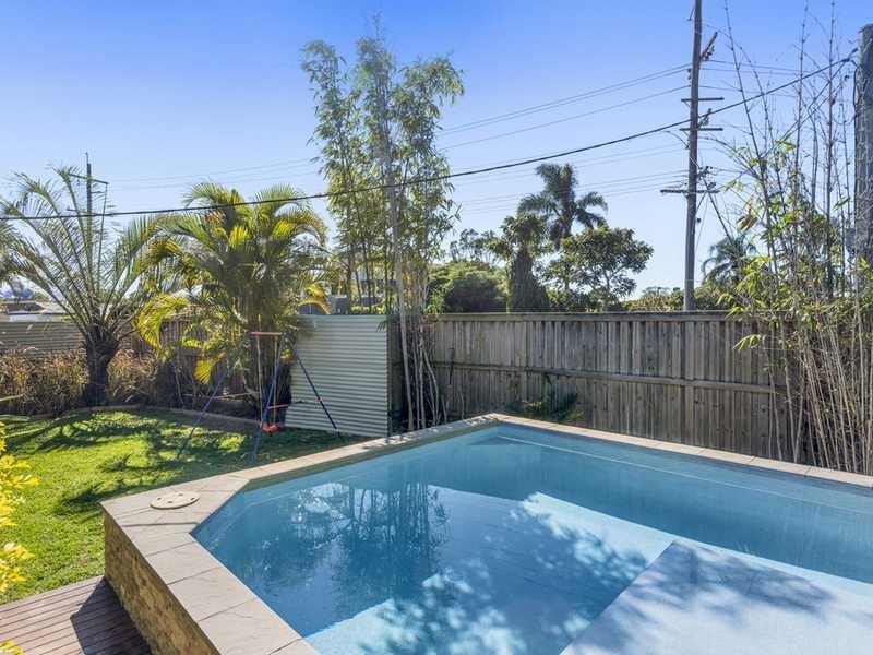 12 Tahiti Avenue, Palm Beach QLD 4221