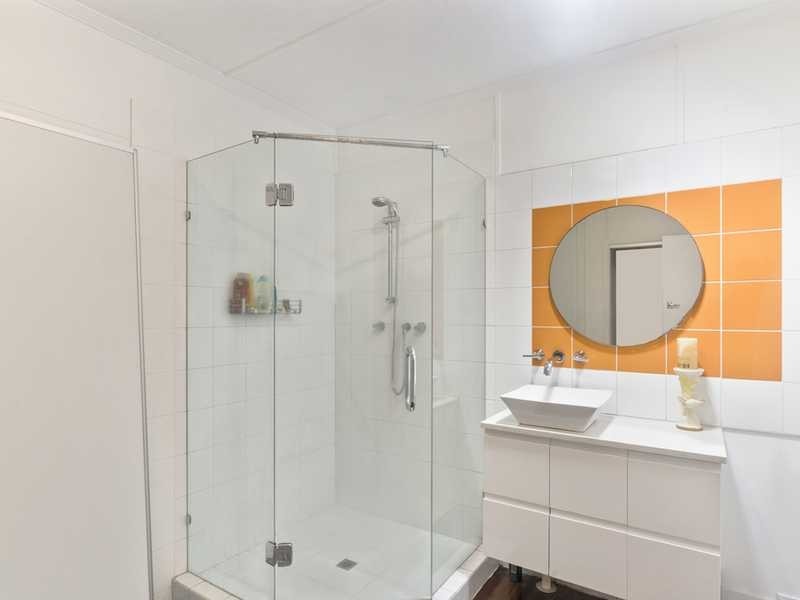 12 Tahiti Avenue, Palm Beach QLD 4221