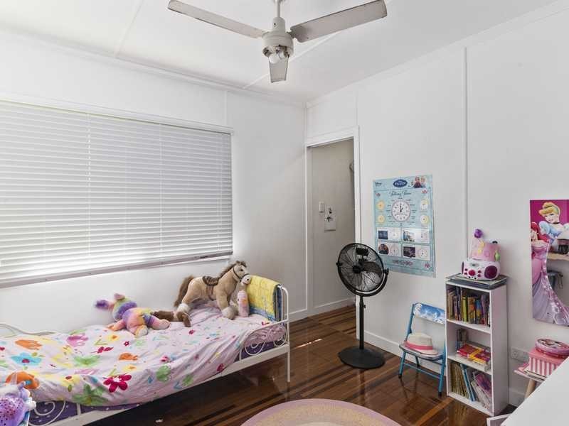 12 Tahiti Avenue, Palm Beach QLD 4221