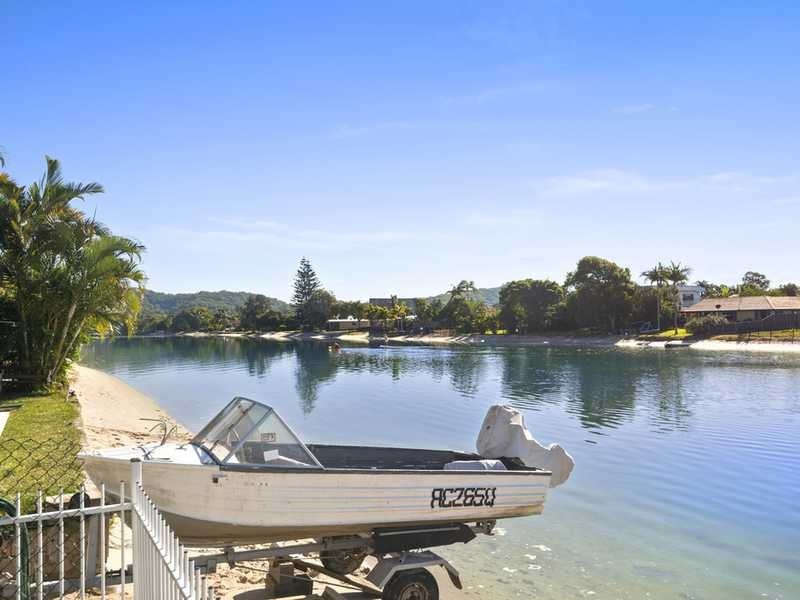 58 Mallawa Drive, Palm Beach QLD 4221