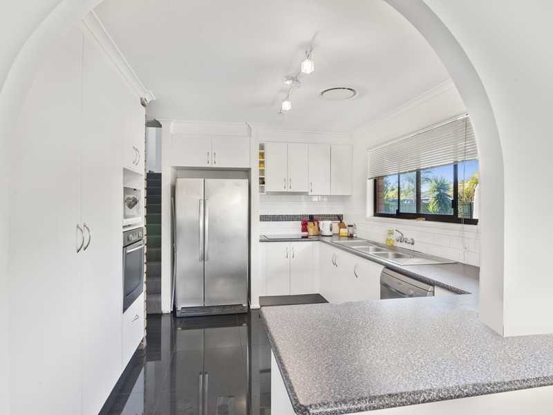 3 Ling Place, Palm Beach QLD 4221