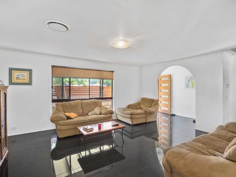 3 Ling Place, Palm Beach QLD 4221