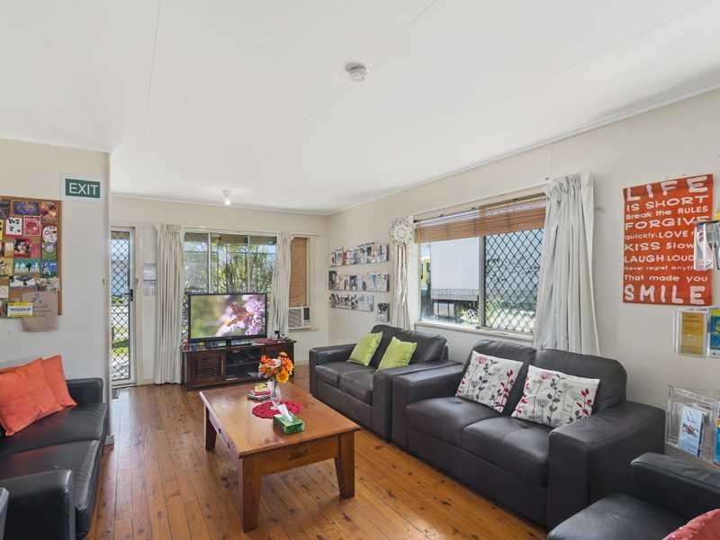 30 Palm Beach Avenue, Palm Beach QLD 4221