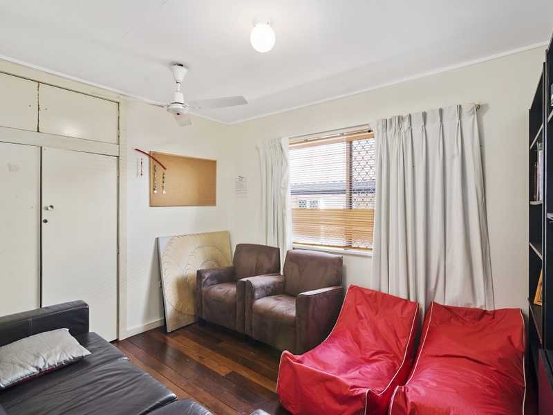 30 Palm Beach Avenue, Palm Beach QLD 4221