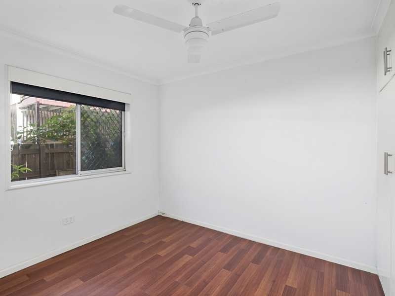 1/4 Lord Street, Kirra QLD 4225