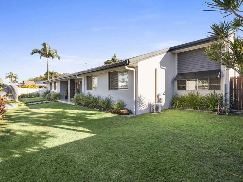 221 Mallawa Drive, Palm Beach QLD 4221