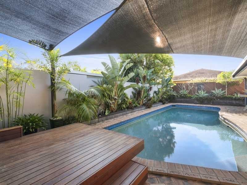 221 Mallawa Drive, Palm Beach QLD 4221