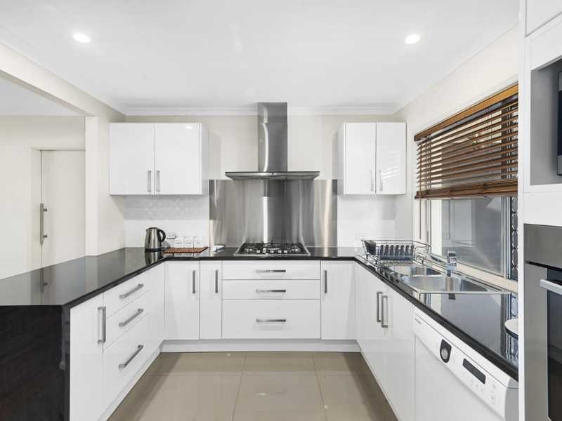 221 Mallawa Drive, Palm Beach QLD 4221