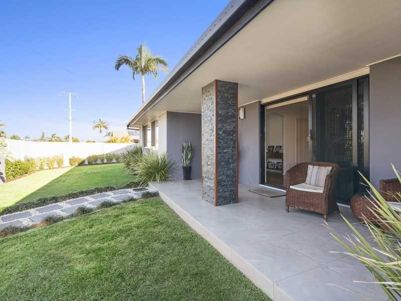 221 Mallawa Drive, Palm Beach QLD 4221
