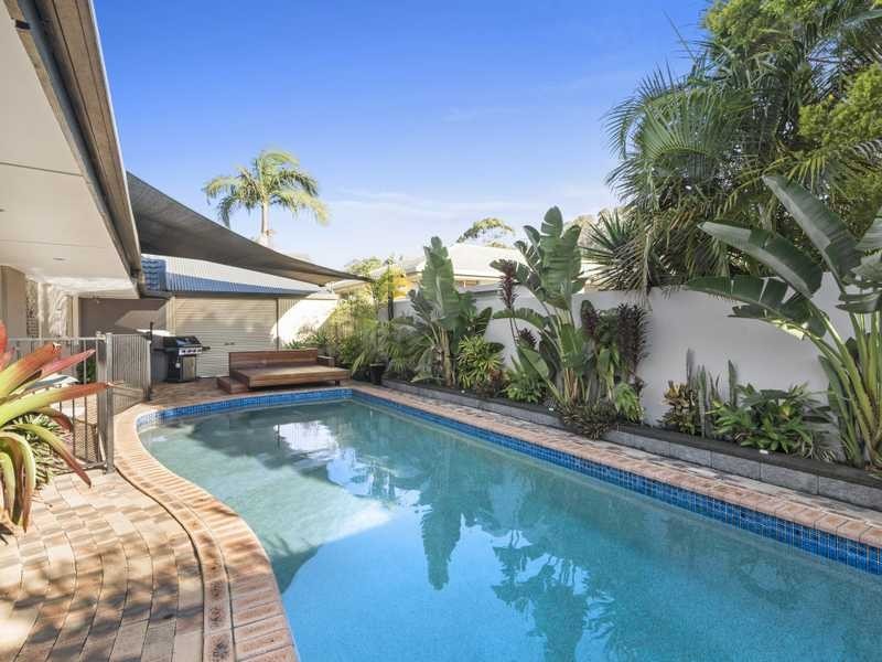 221 Mallawa Drive, Palm Beach QLD 4221