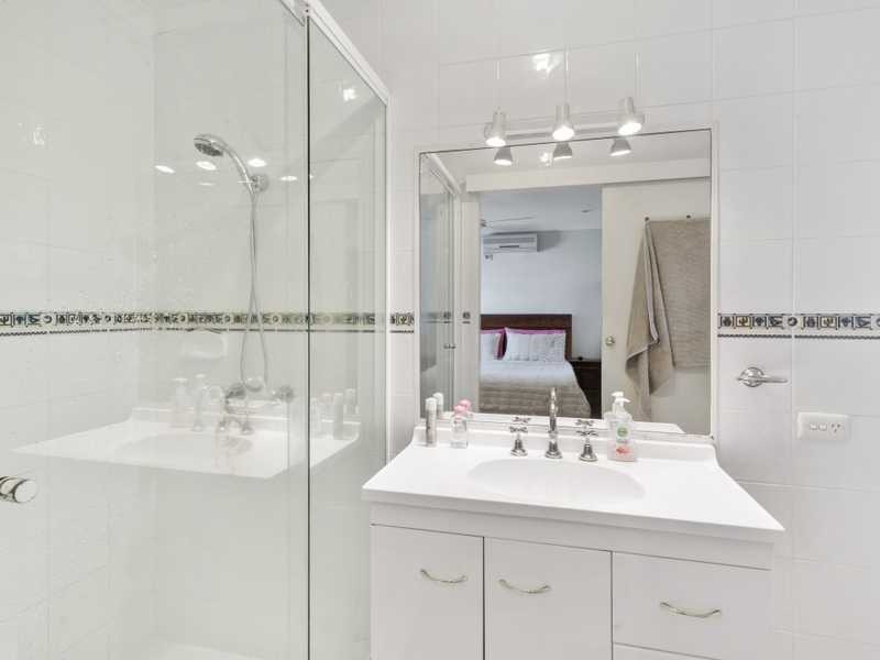 221 Mallawa Drive, Palm Beach QLD 4221