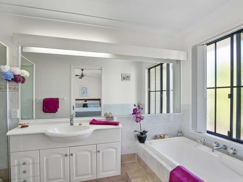 10/2 Beachcomber Court, Burleigh Waters QLD 4220