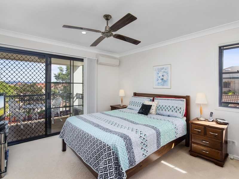 10/2 Beachcomber Court, Burleigh Waters QLD 4220