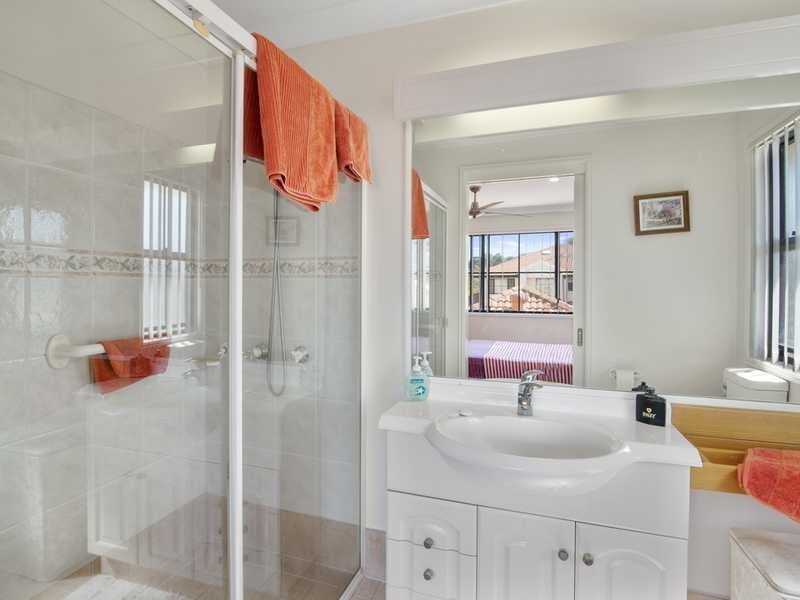 10/2 Beachcomber Court, Burleigh Waters QLD 4220