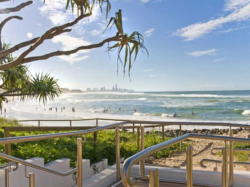 10/2 Beachcomber Court, Burleigh Waters QLD 4220