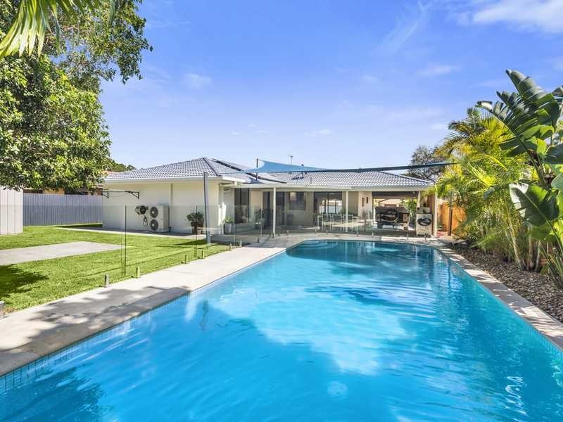 16 Japonica Drive, Palm Beach QLD 4221