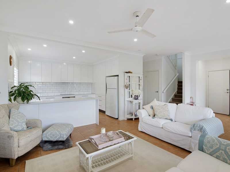 3/27 Beachcomber Court, Burleigh Waters QLD 4220