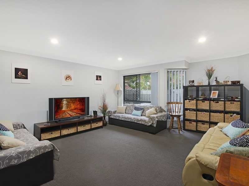 2 Tipuana Drive, Elanora QLD 4221