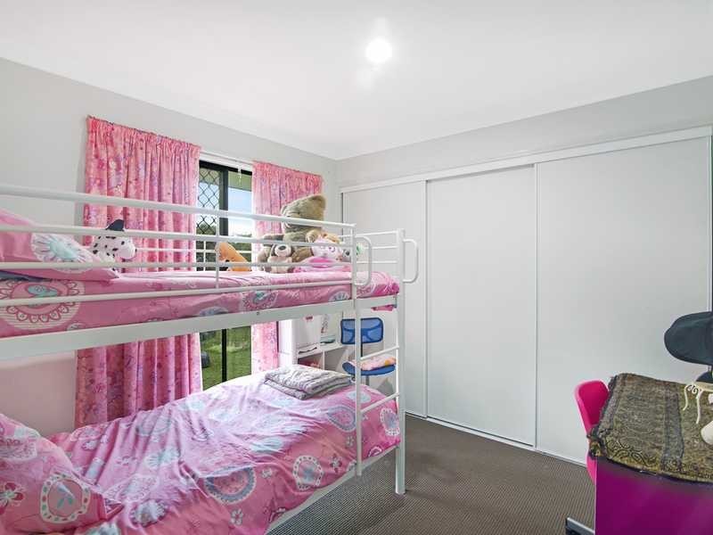 2 Tipuana Drive, Elanora QLD 4221