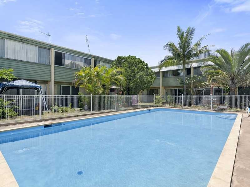 1/9 Weemala Street, Chevron Island QLD 4217