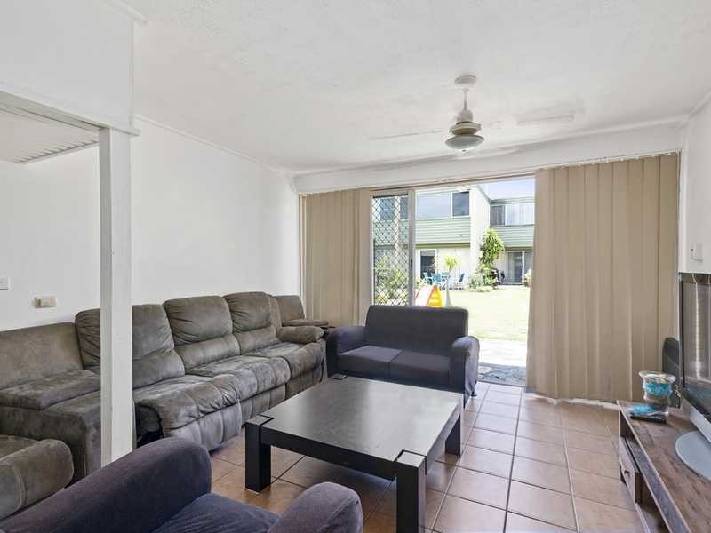 1/9 Weemala Street, Chevron Island QLD 4217