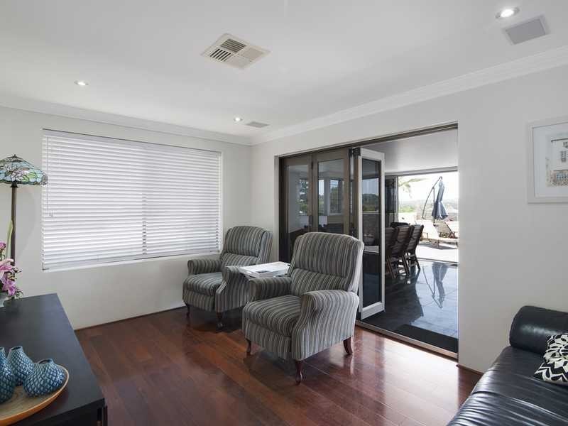 9/271 Golden Four Drive, Bilinga QLD 4225