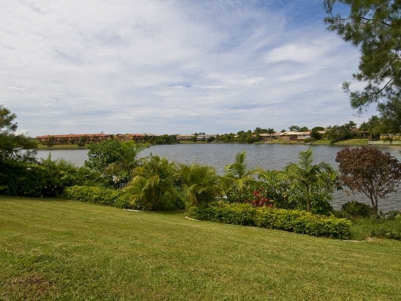 11 Placid Court, Varsity Lakes QLD 4227