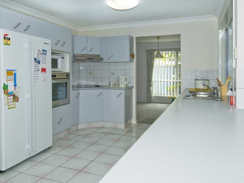 11 Placid Court, Varsity Lakes QLD 4227