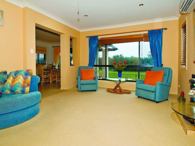 19 Tussock Crescent, Elanora QLD 4221