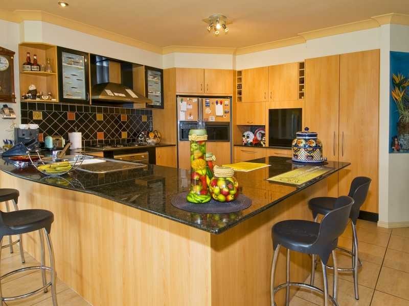 19 Tussock Crescent, Elanora QLD 4221