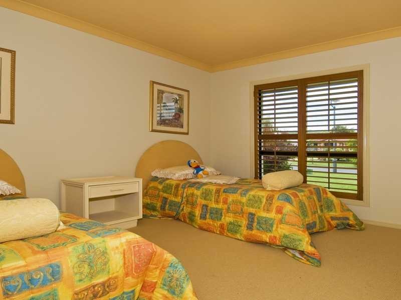 19 Tussock Crescent, Elanora QLD 4221