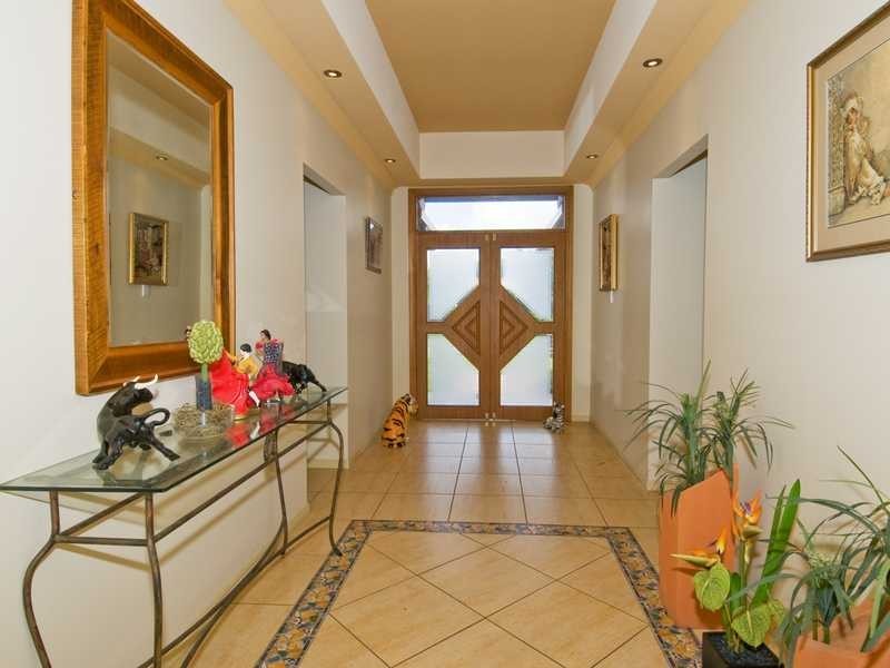 19 Tussock Crescent, Elanora QLD 4221