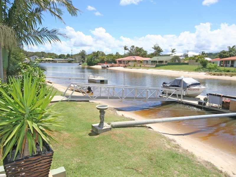 Unit 2/11 Barracuda Court, Palm Beach QLD 4221