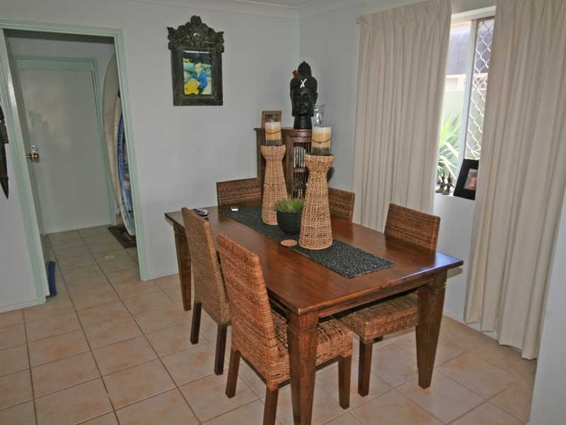 Unit 2/11 Barracuda Court, Palm Beach QLD 4221
