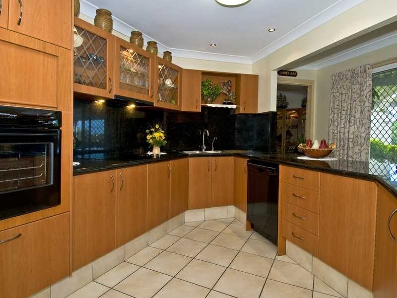 7 Rottnest Court, Elanora QLD 4221