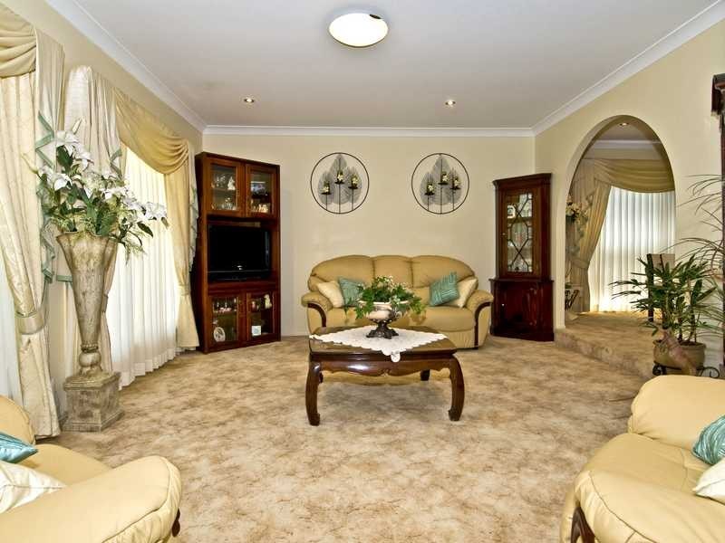 7 Rottnest Court, Elanora QLD 4221