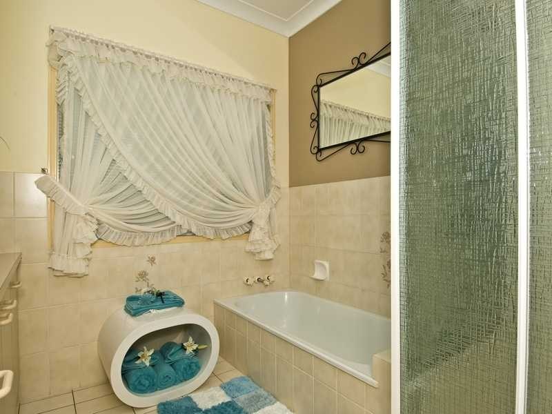 7 Rottnest Court, Elanora QLD 4221