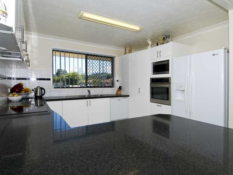 73 KP McGrath Drive, Elanora QLD 4221
