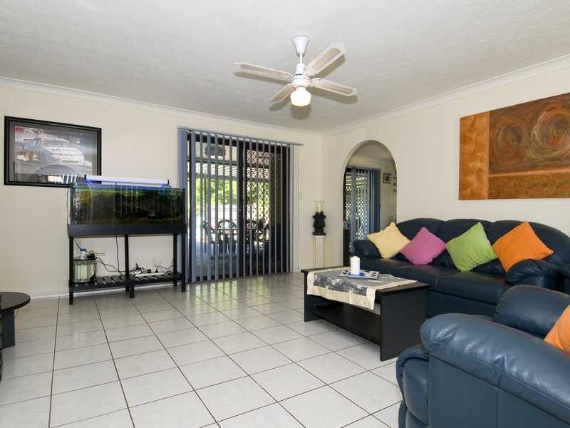 73 KP McGrath Drive, Elanora QLD 4221