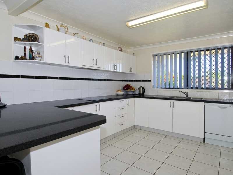 73 KP McGrath Drive, Elanora QLD 4221