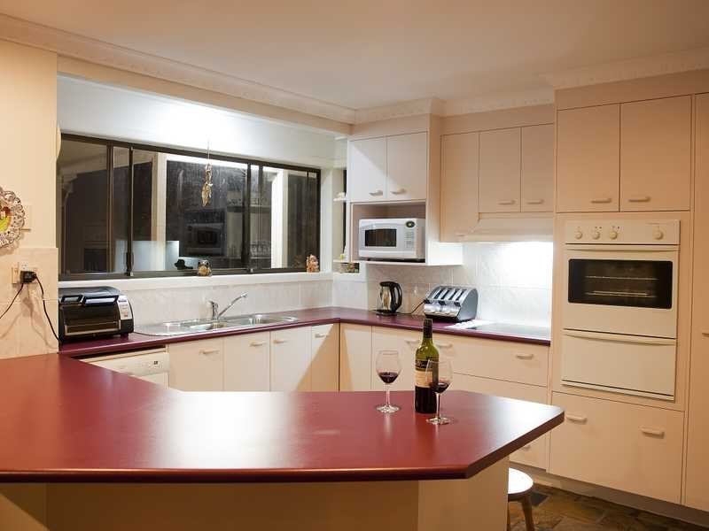 30 Cornwall Drive, Elanora QLD 4221