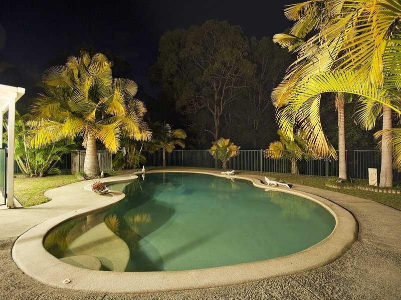 30 Cornwall Drive, Elanora QLD 4221
