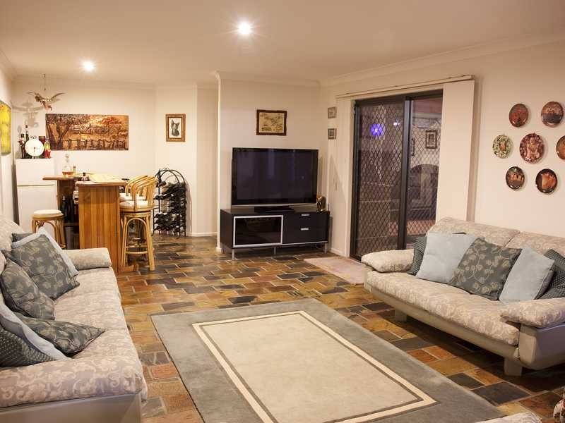 30 Cornwall Drive, Elanora QLD 4221