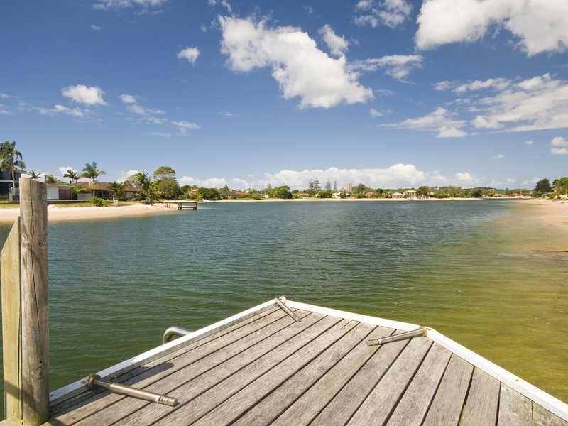 142 Mallawa Drive, Palm Beach QLD 4221