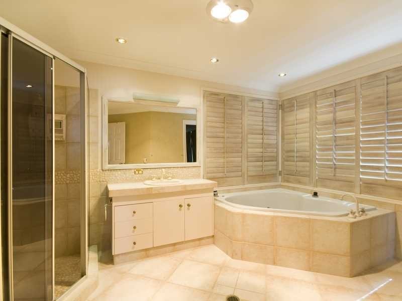 142 Mallawa Drive, Palm Beach QLD 4221