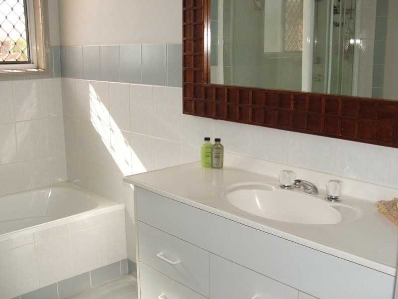 Unit 5/9-15 Harrier Drive, Burleigh Waters QLD 4220